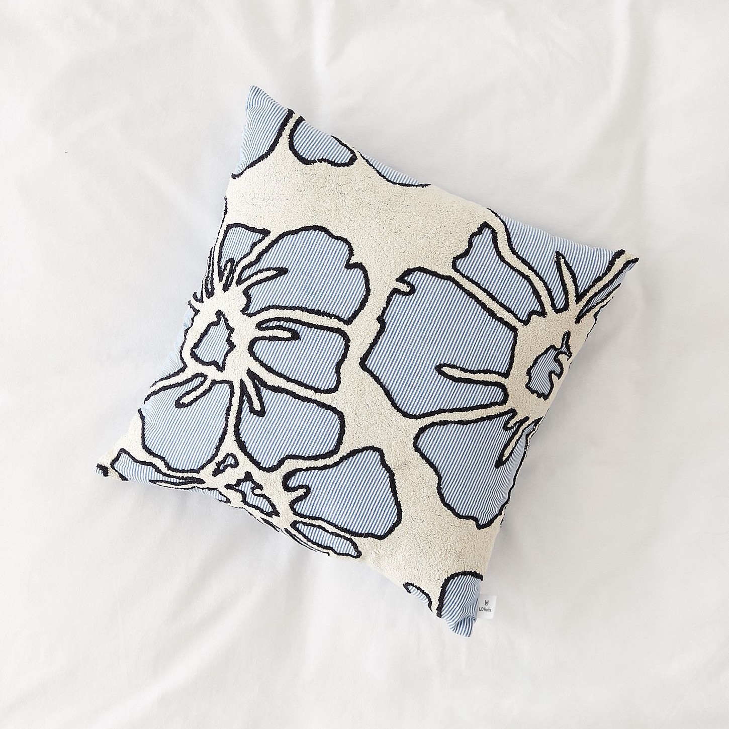 Urban best sale outfitters pillows