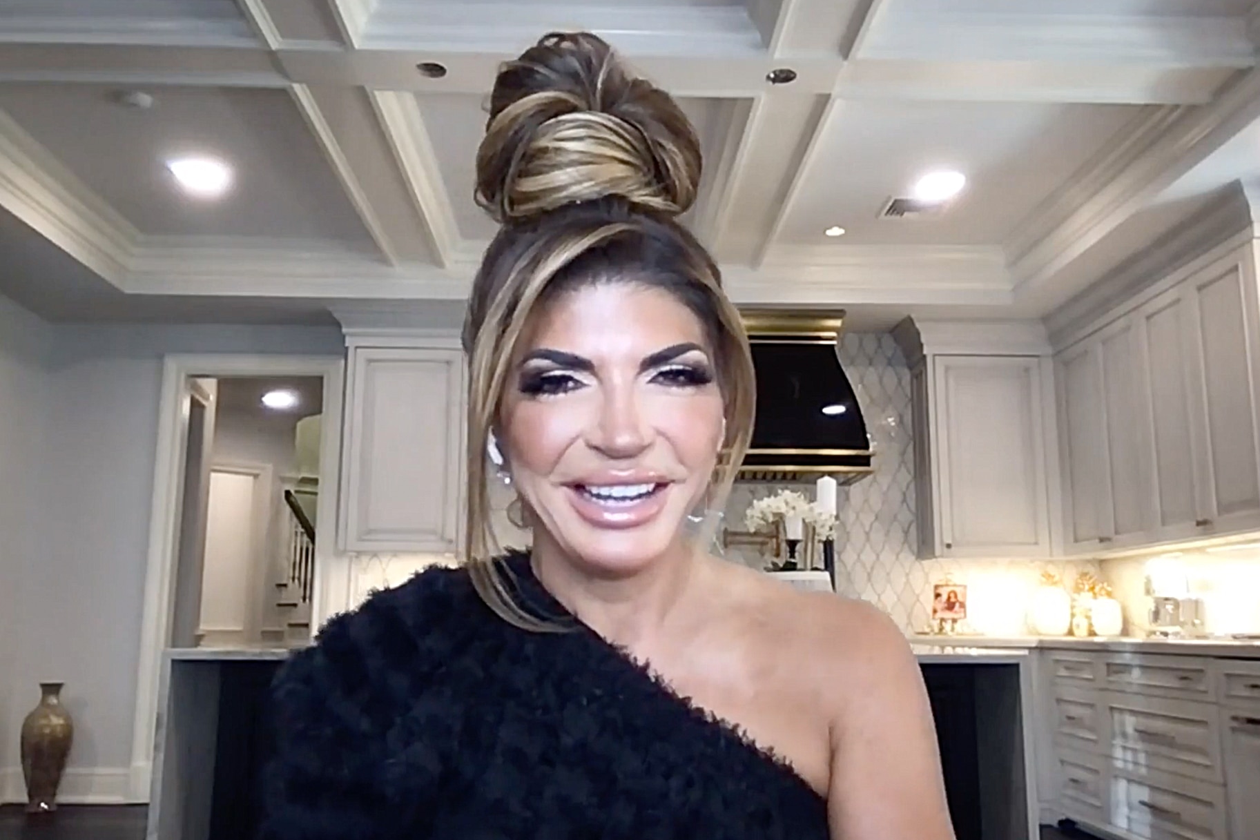 Teresa Giudice Confirms Rhinoplasty Plastic Surgery See Her New Nose The Daily Dish 