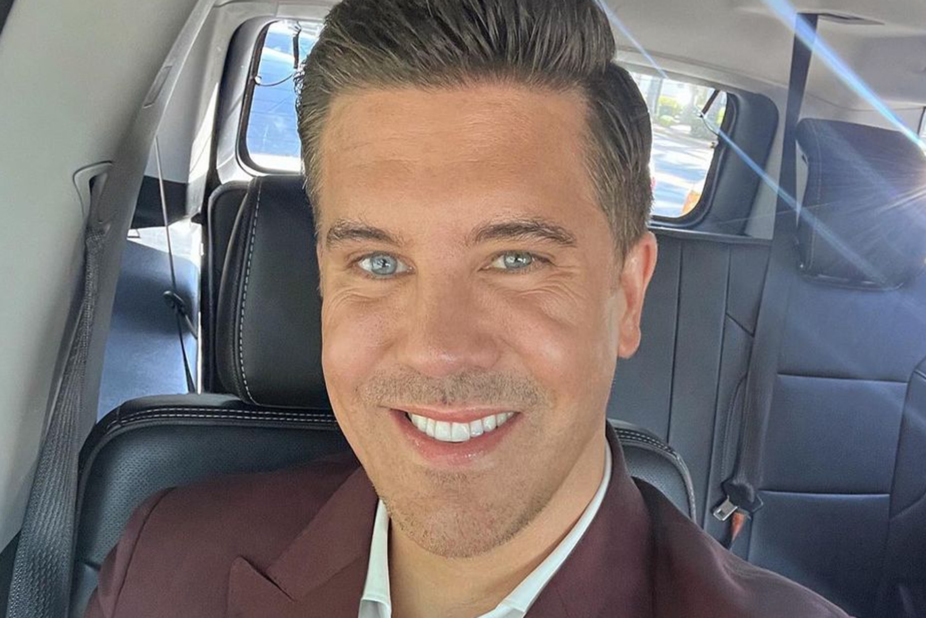 Fredrik Eklund Shows Christmas Tree In California House The Daily Dish