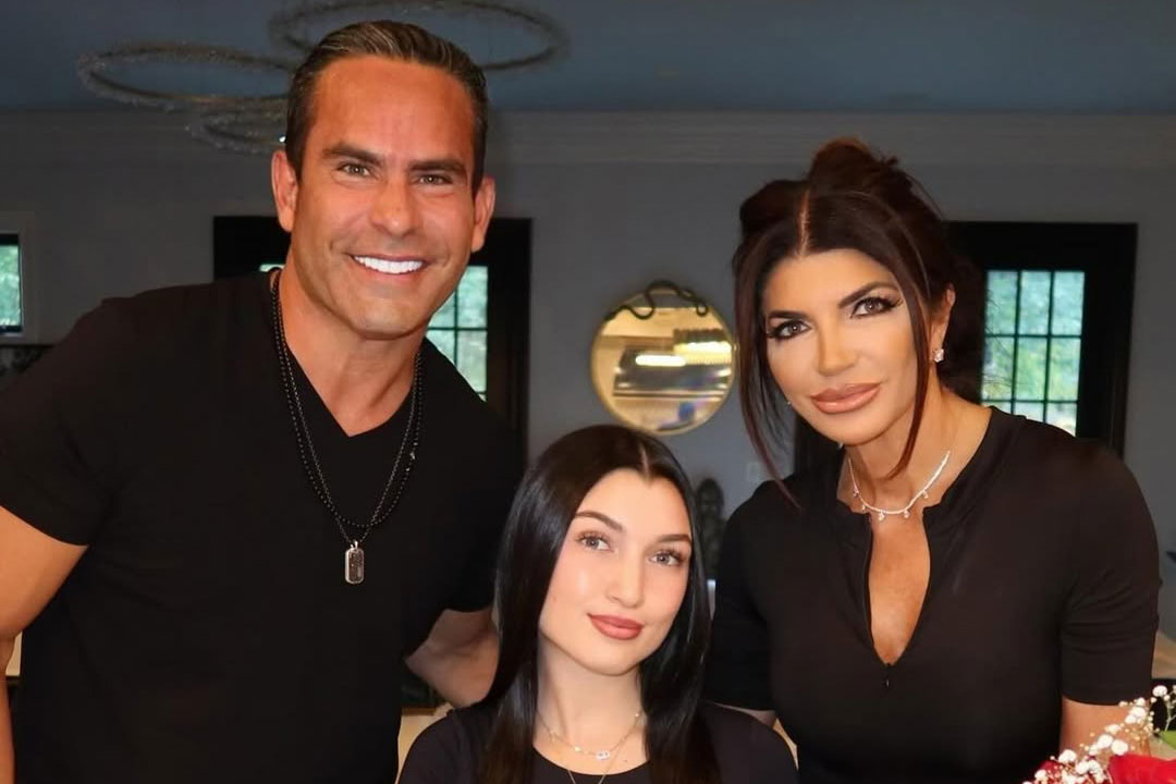 Teresa Giudice, Gabriella Giudice, Louie Ruelas together in their home