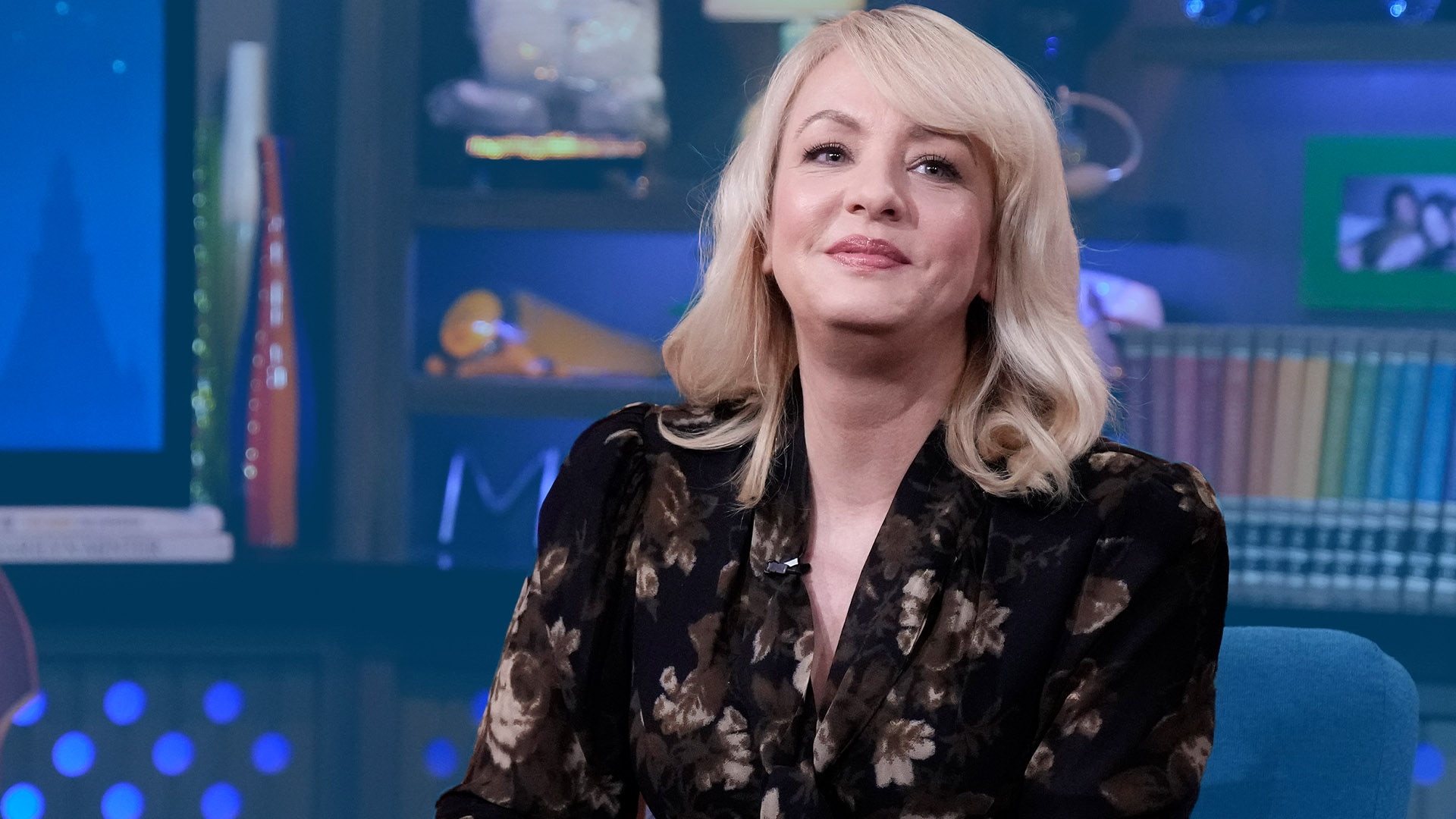 Watch Wendi McLendon-Covey Calls Steve Carell A Great Kisser | Watch ...