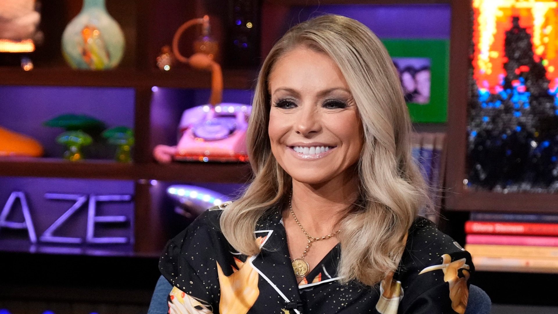 Watch Does Kelly Ripa Think Andy Cohen Has a Favorite Housewife ...