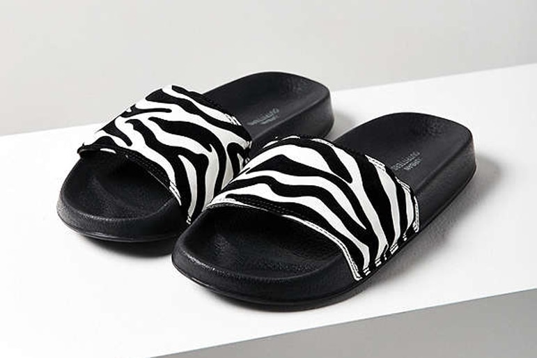 Pool Slides Are Summer's Must-Have Shoe | The Daily Dish