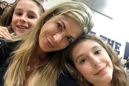 Alexis Bellino and Daughters