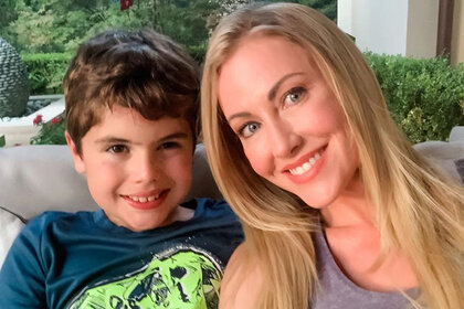 Stephanie Hollman Son Cruz Rhod