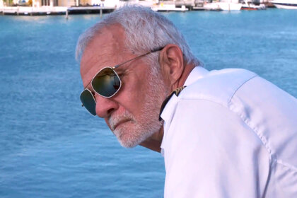 Captain Lee Docking Yacht