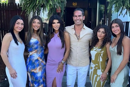 Louie Ruelas and Teresa Giudice together with her 4 daughters