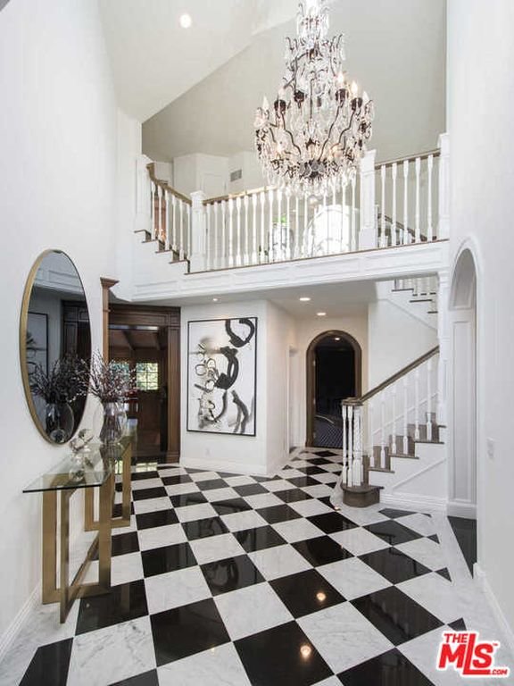 Kyle Richards Bel Air Home Still For Sale And For Rent Style Living