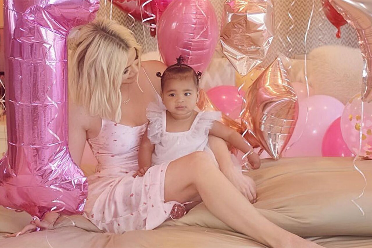 How to Copy True Thompson's First Birthday Decor – StyleCaster