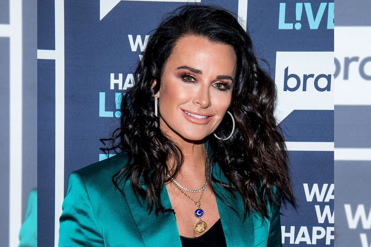 Kyle Richards purse. Same bag?? Sequin Chanel from Amsterdam is seen once  again at Homeless Not Toothless event… was she being truthful about the  burglary? : r/BravoRealHousewives