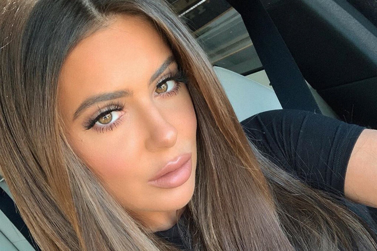 Brielle Biermann Gets New Dark Brunette Hair Color | The Daily Dish