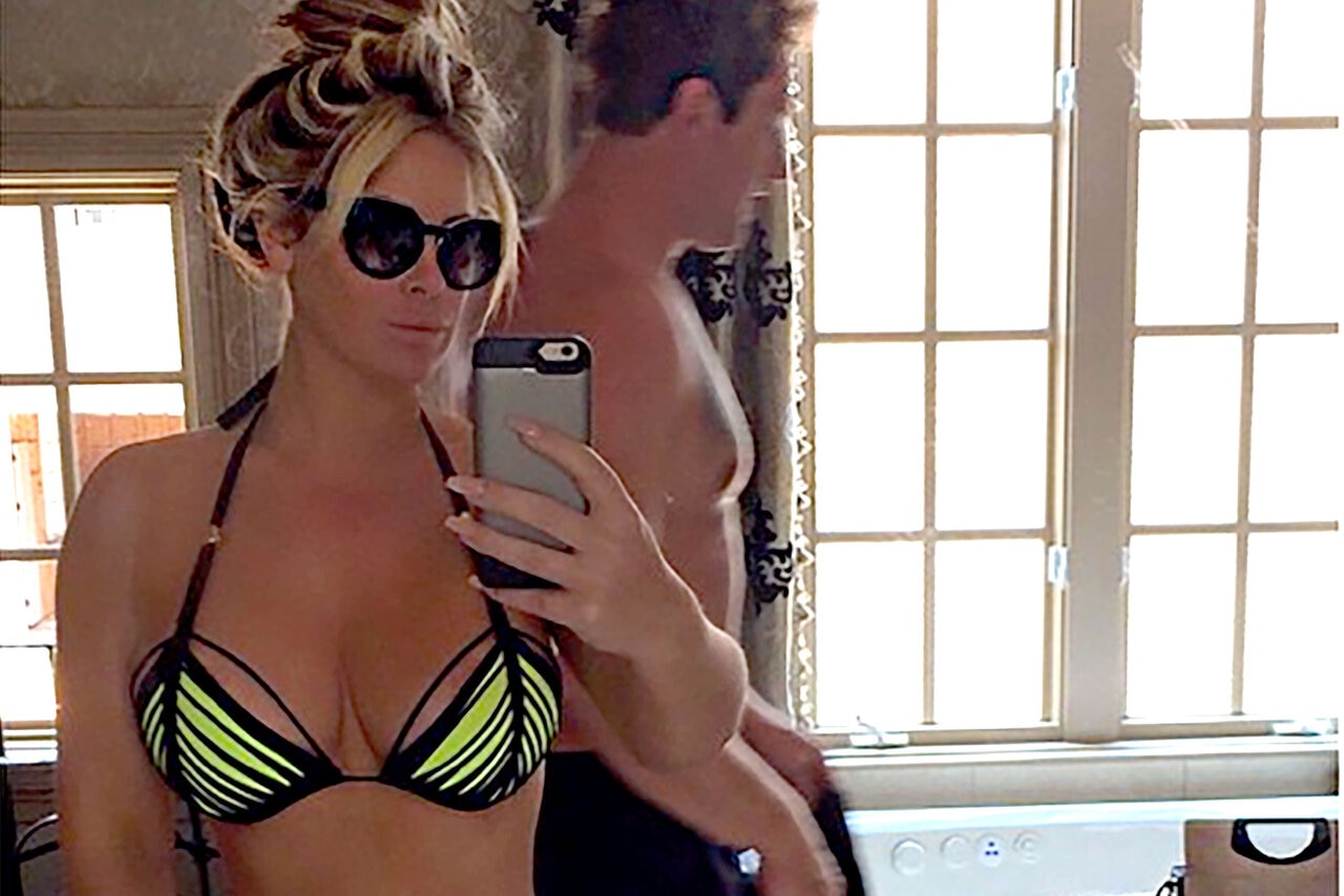 Kim Zolciak Shows Off Bikini Body Insane Pool Trick The Daily Dish