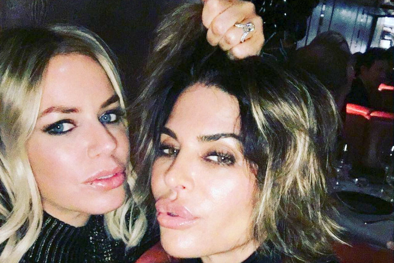 Lisa Rinna Hair Photo Shuts Down Brandi Glanville s Wig Comments