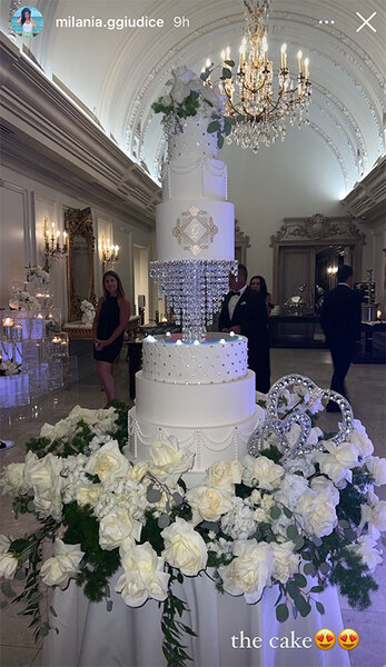 The Most Beautiful 2 Tier Wedding Cakes Designs For NJ Ceremonies