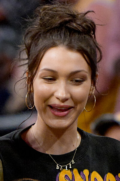 Bella hadid deals name necklace