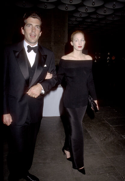 Remembering Carolyn Bessette Kennedy Reluctant Fashion Icon The Daily Dish