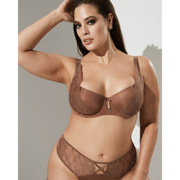 Ashley Graham - Sexy lingerie essentials all day every