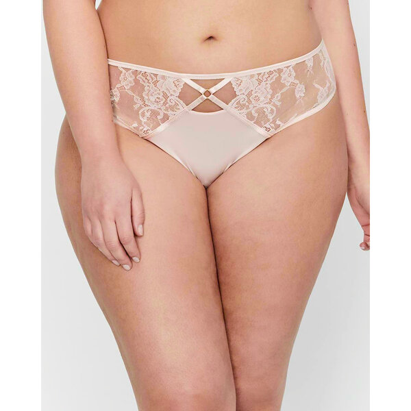 Ashley Graham Reveals Underwear Photos
