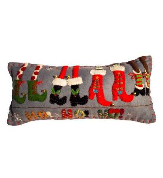 Cozy Christmas Throw Pillows | The Daily Dish