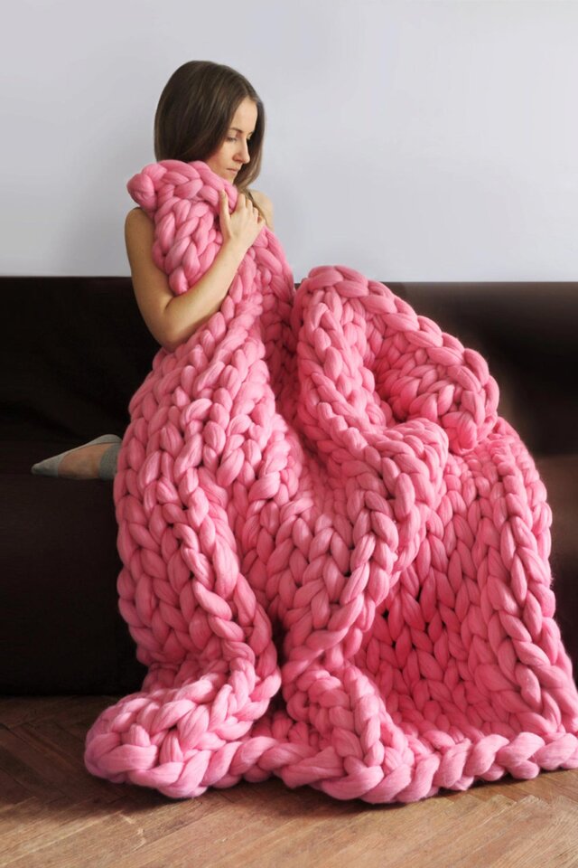 Etsy Designer Creates Huge Knit Blanket | Style & Living