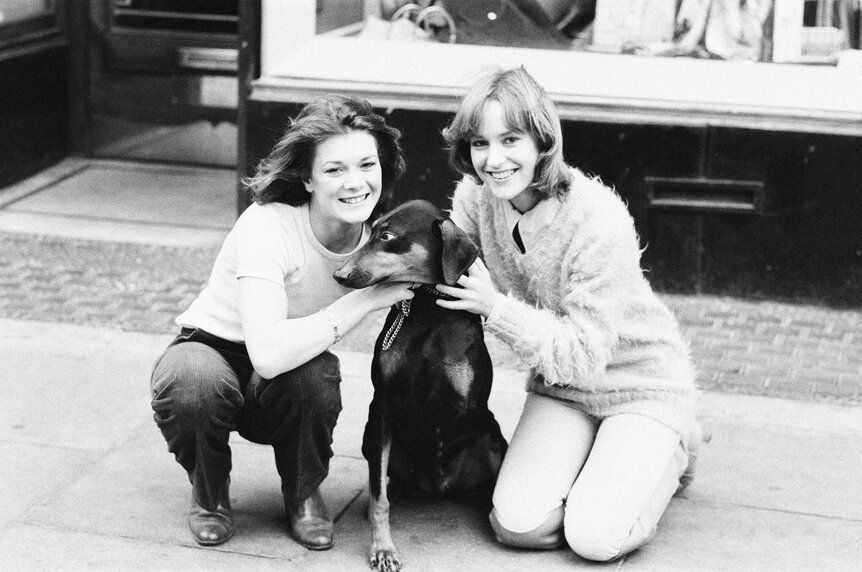 Lisa Vanderpump Throwback Photos From The 1970s The Daily Dish   Lisa Vanderpump Young Woman Dogs 02 