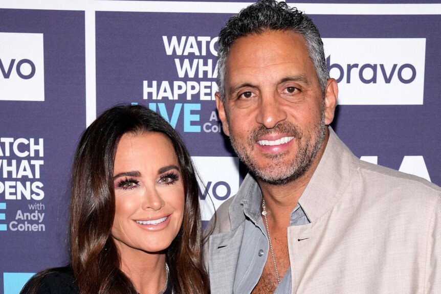 Kyle Richards Reacts To Allison Dubois Amid Mauricio Split The Daily Dish   Style Living Rhobh Mauricio Umansky Hilton Buying Beverly Hills 