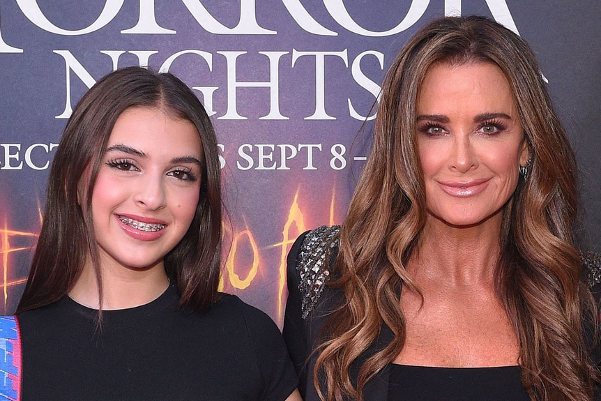 Portia Umansky and Kyle Richards arrive for the opening night of Universal Studio's Halloween Horror Nights in 2022