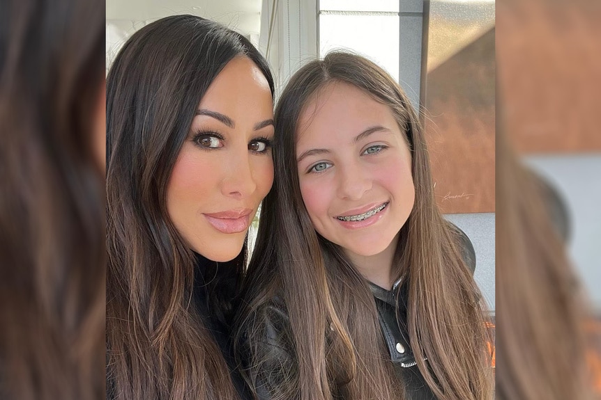 Angie Katsanevas and her daughter Elektra Katsanevas posing together