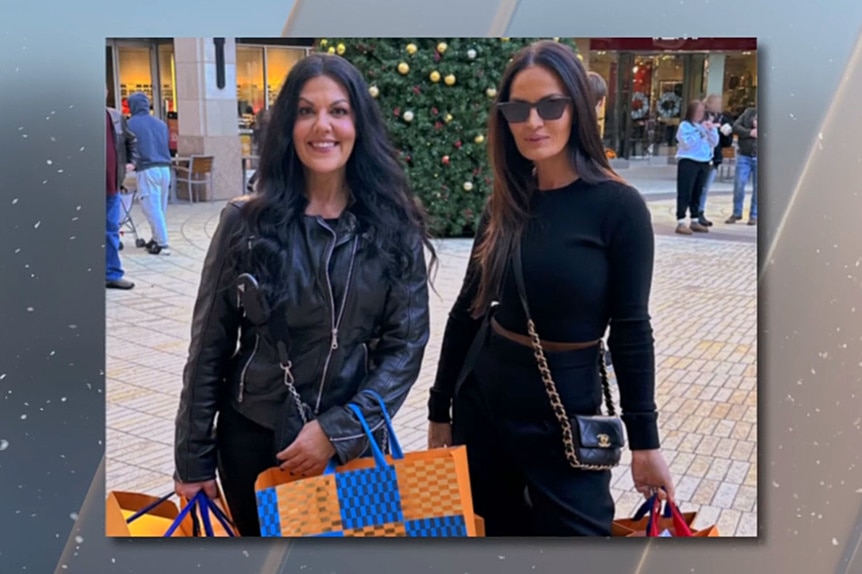 A throwback image of Lisa Barlow and her sister out shopping together