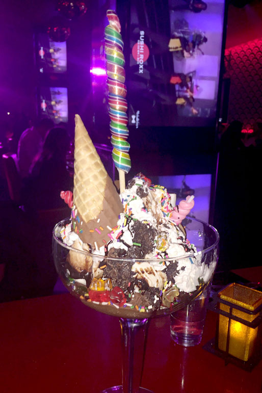 Most Outrageous Over The Top Ice Cream Sundaes In America Style And Living 4923